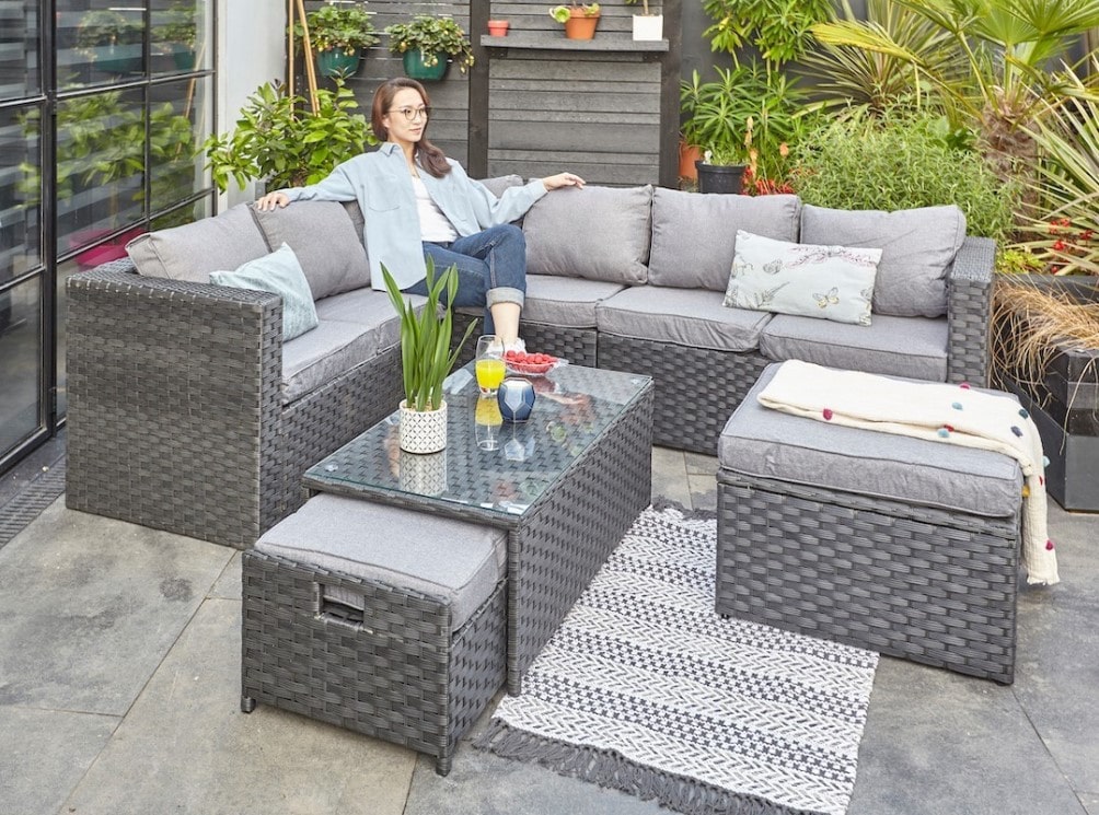 Je ratanový nábytok odolný voči vode?